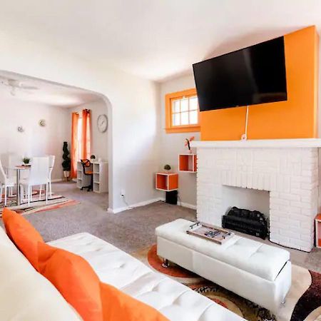 La Naranja Retreat - Cozy Duplex Near Downtown With Parking, 300 Mb Wifi & Self Check In Villa Cleveland Esterno foto