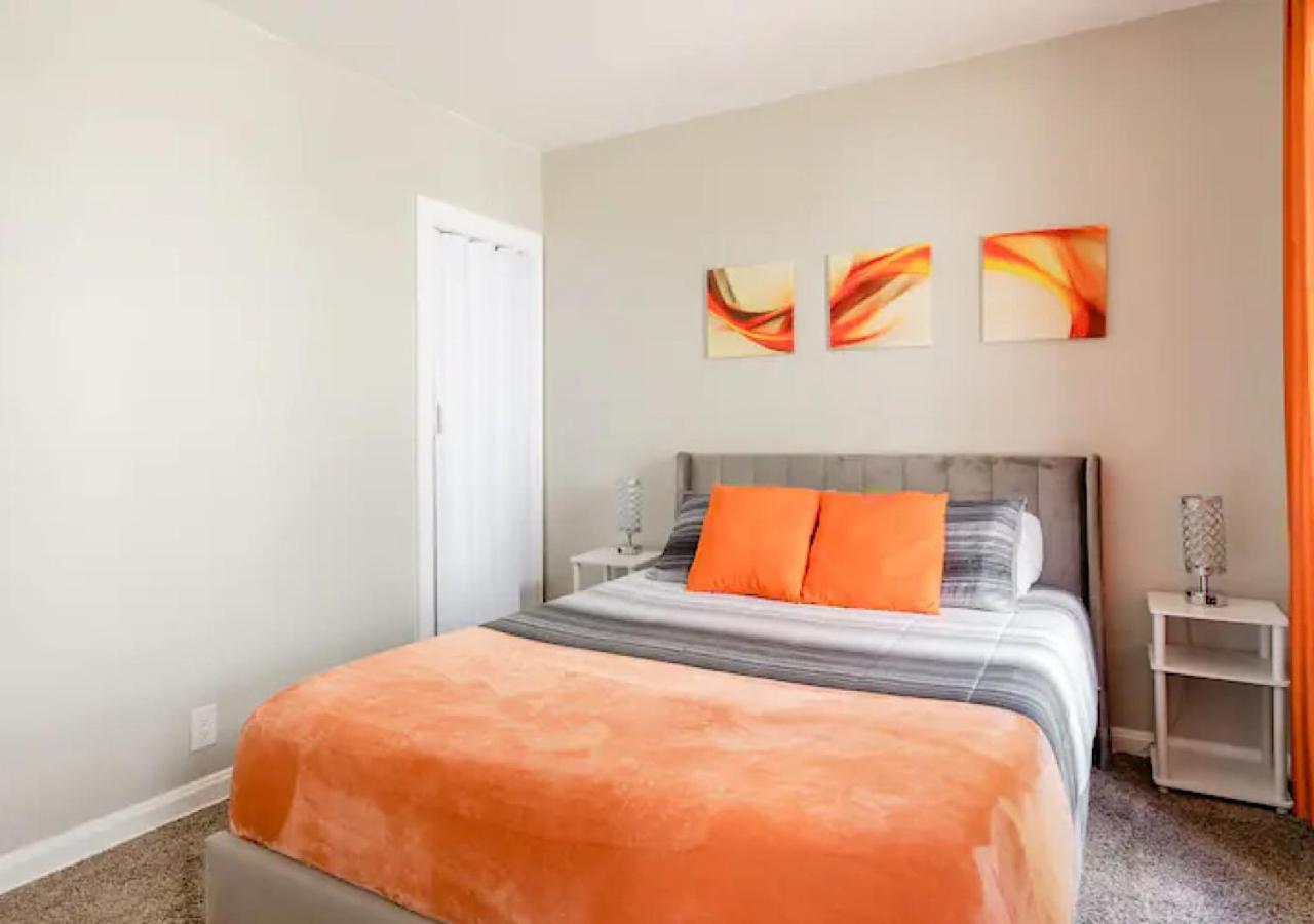 La Naranja Retreat - Cozy Duplex Near Downtown With Parking, 300 Mb Wifi & Self Check In Villa Cleveland Esterno foto