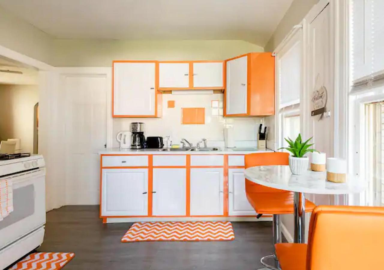 La Naranja Retreat - Cozy Duplex Near Downtown With Parking, 300 Mb Wifi & Self Check In Villa Cleveland Esterno foto