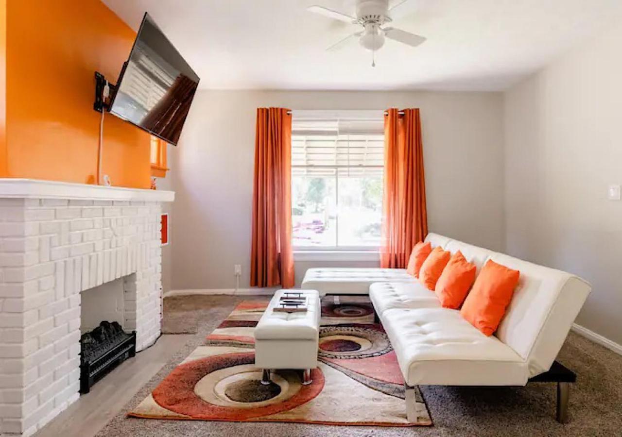 La Naranja Retreat - Cozy Duplex Near Downtown With Parking, 300 Mb Wifi & Self Check In Villa Cleveland Esterno foto