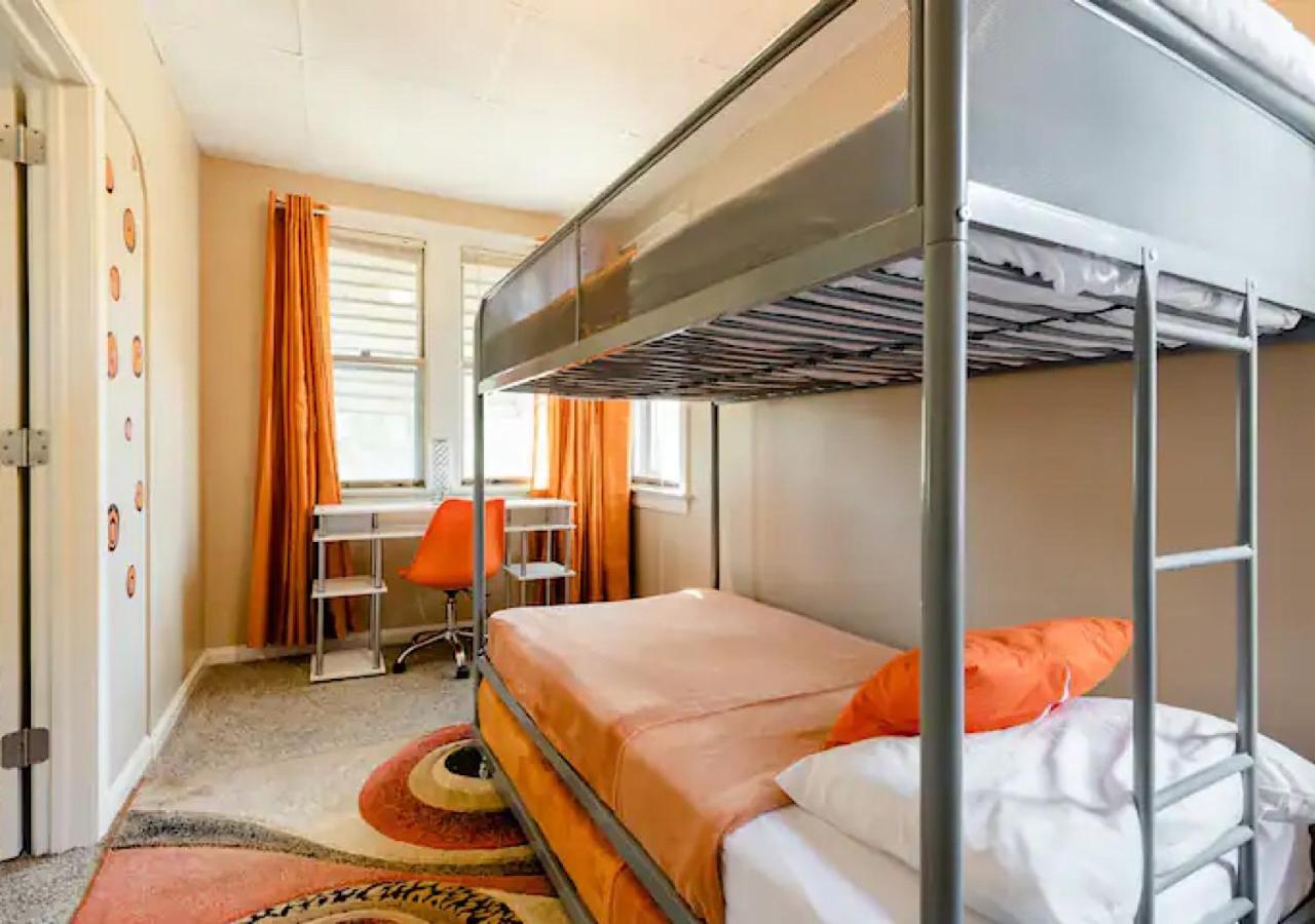 La Naranja Retreat - Cozy Duplex Near Downtown With Parking, 300 Mb Wifi & Self Check In Villa Cleveland Esterno foto