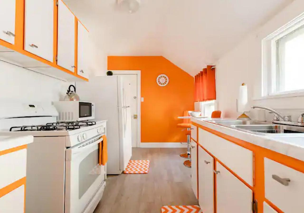 La Naranja Retreat - Cozy Duplex Near Downtown With Parking, 300 Mb Wifi & Self Check In Villa Cleveland Esterno foto